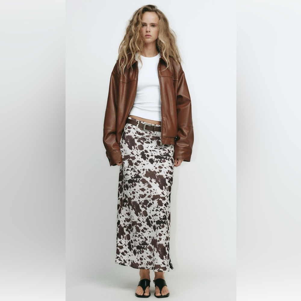 RODEO 🤠 Zara Printed Satin Skirt w/ Belt. Size XS. New! Sold out!